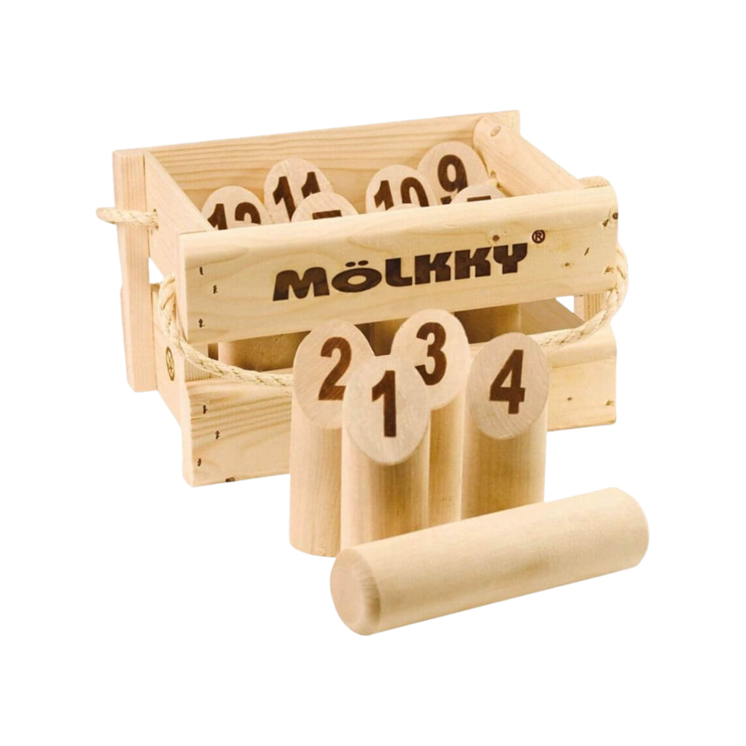 Klassikaline puidust kastis Tactic Mölkky mäng, mida on mugav kaasa võtta. Komplektis tavasuuruses kurikad, mida saab kasutada ka Mölkky ametlikel võistlustel.